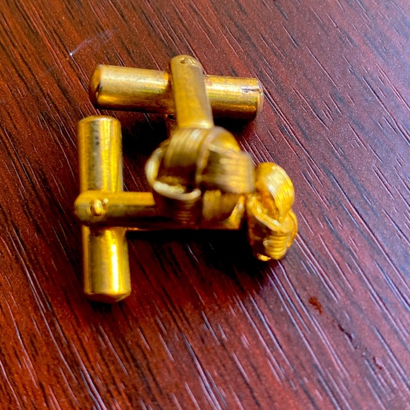 Antique-finish cuff links with weave motif - Picture 2 of 3